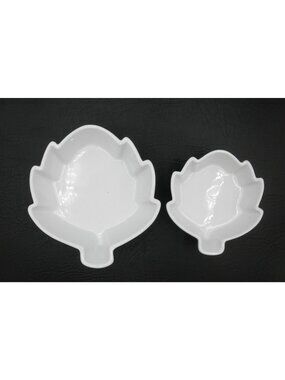 Crate & Barrel Artichoke Dip Bowl Set of 2 Nesting White